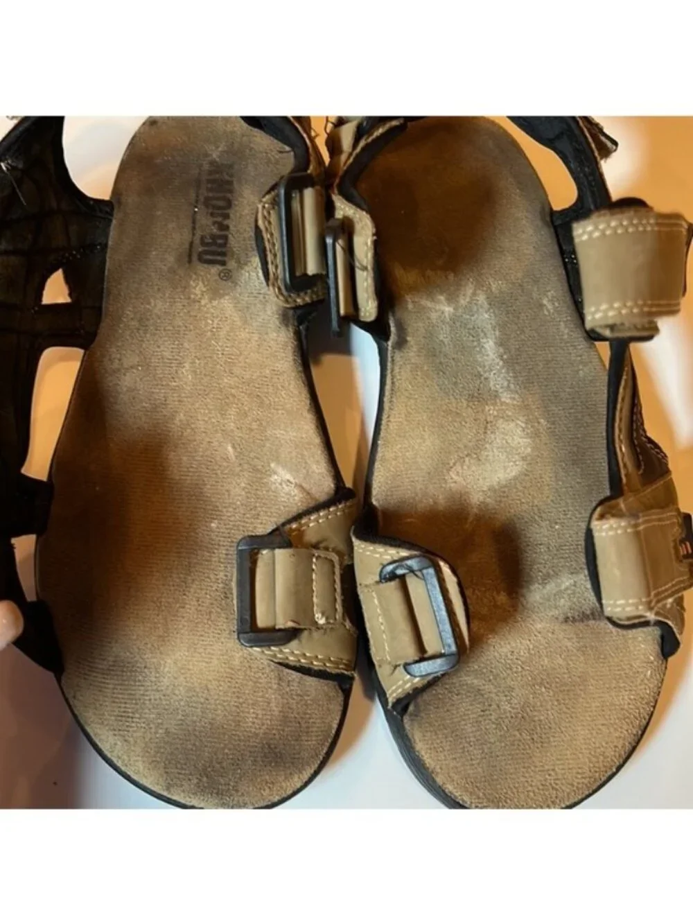 Khombu Men's Noah Comfort Adjustable Hook & Loop Strap Sandal Brown Size 8